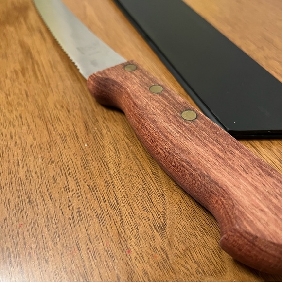 Bread Knife 16" Mercer Praxis Curved 10" Blade Rosewood Handle with Knife Guard - Picture 4 of 10